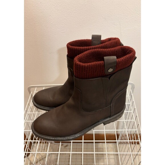 Tommy Hilfiger Red Sweater Top Brown Boots Women’s 10M Slip-ons Gently Used - Picture 3 of 10